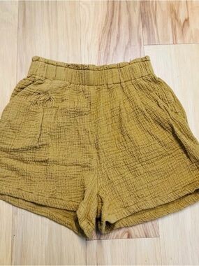 High-Waist Mustard Textured Women's Shorts with Elastic Waist